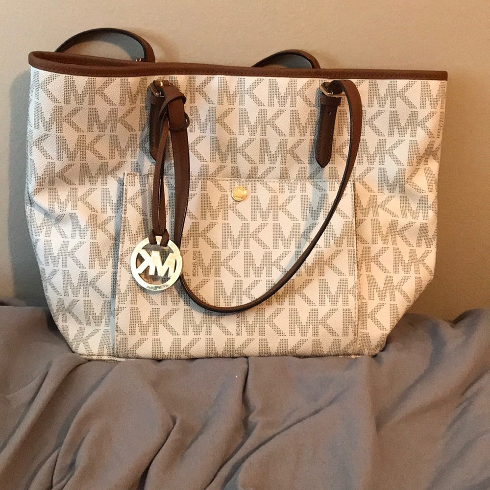 Michael Kors Jet Set Vanilla Medium Tote Bag